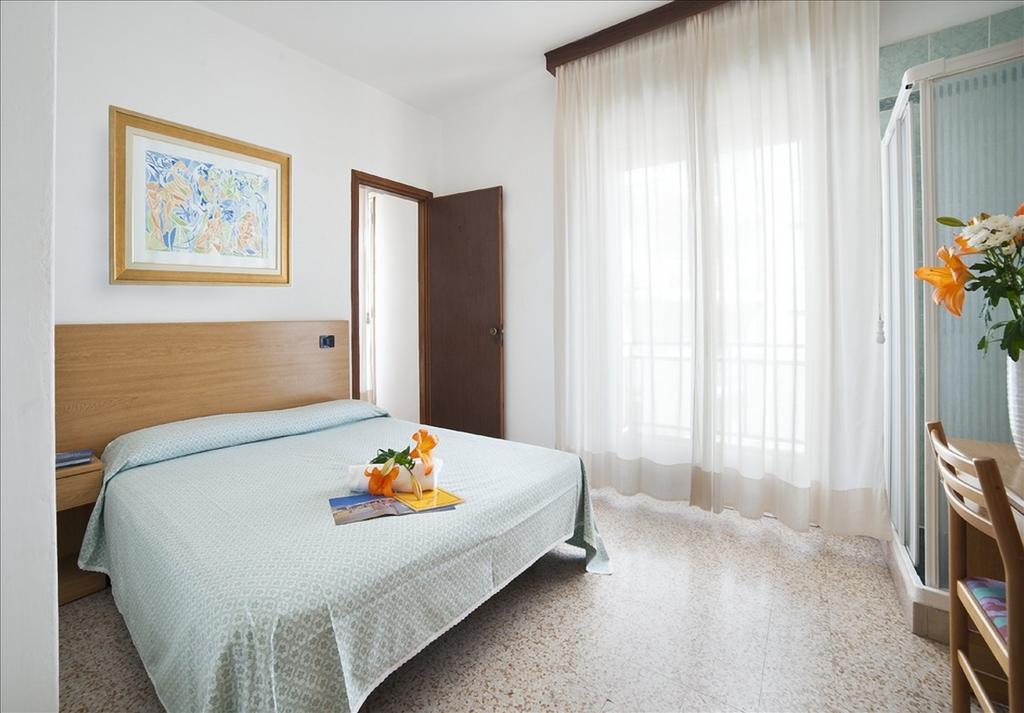 London Hotel 3*