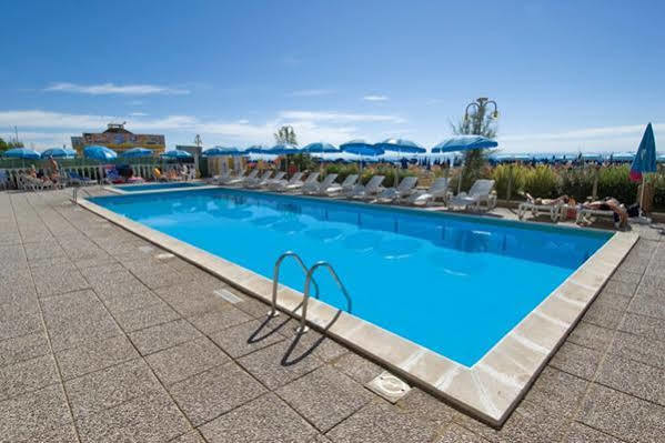 Hotel London 3*